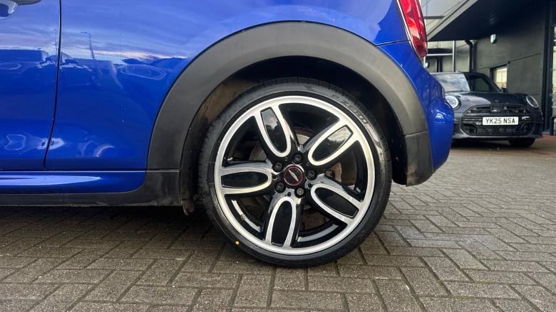 MINI Hatchback 2.0 Cooper S Sport II 3dr Petrol Hatchback